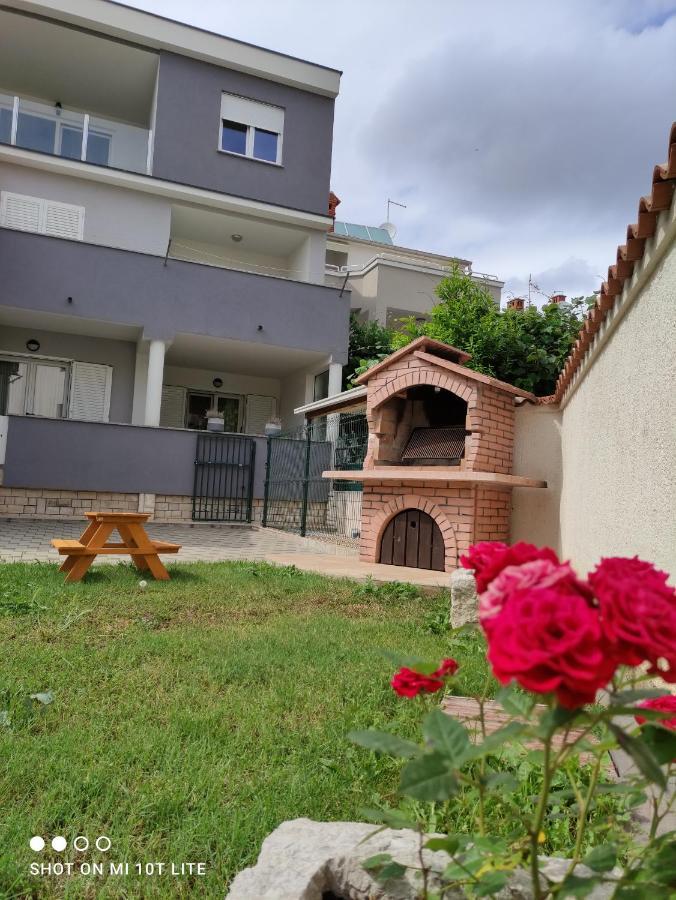 Apartman Marina Veruda Pula Luaran gambar